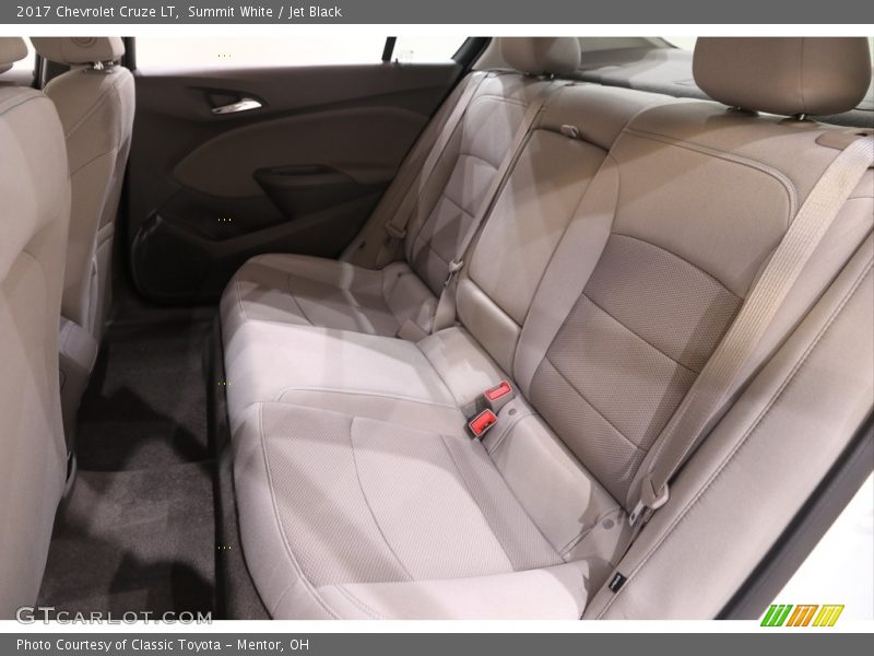 Summit White / Jet Black 2017 Chevrolet Cruze LT