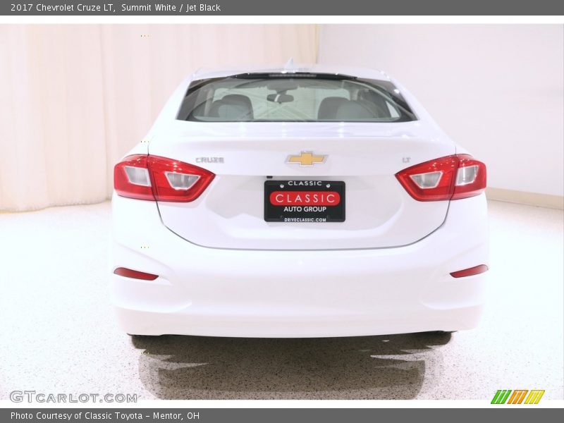 Summit White / Jet Black 2017 Chevrolet Cruze LT