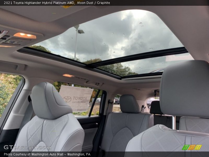 Sunroof of 2021 Highlander Hybrid Platinum AWD