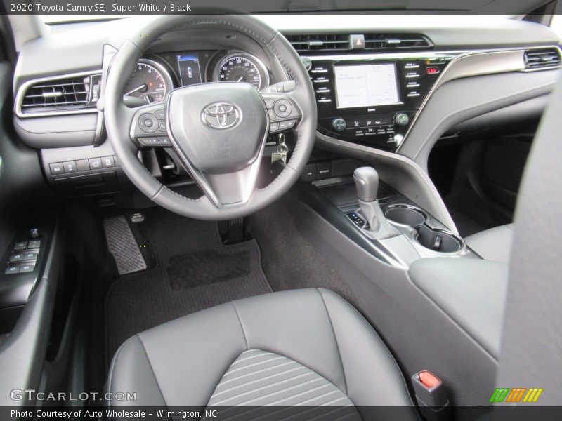 Super White / Black 2020 Toyota Camry SE