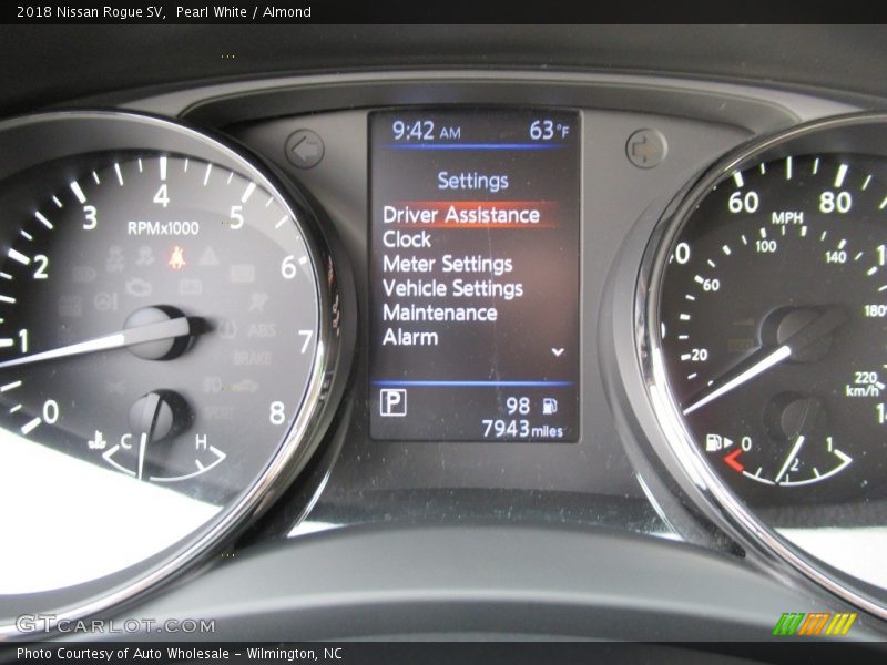 Pearl White / Almond 2018 Nissan Rogue SV