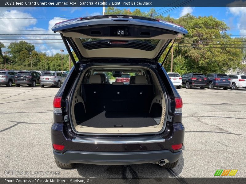  2021 Grand Cherokee Limited 4x4 Trunk