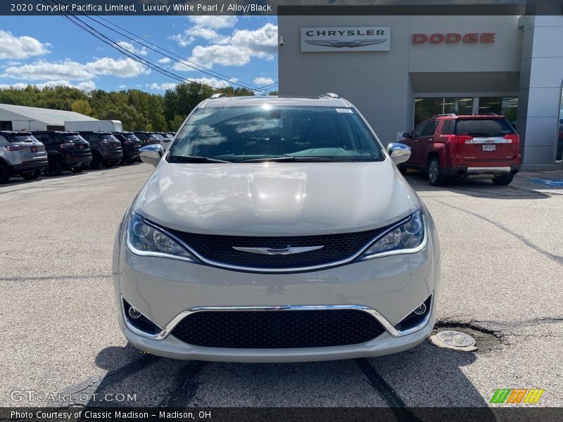 Luxury White Pearl / Alloy/Black 2020 Chrysler Pacifica Limited