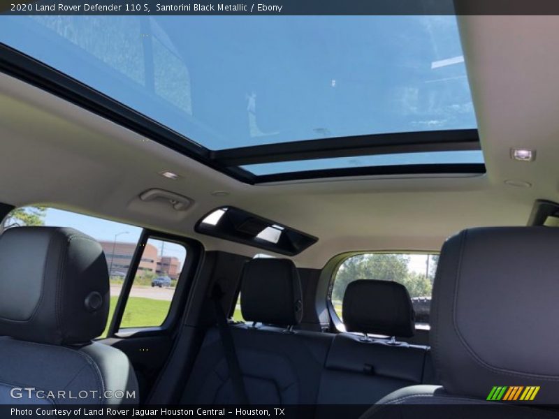 Sunroof of 2020 Defender 110 S