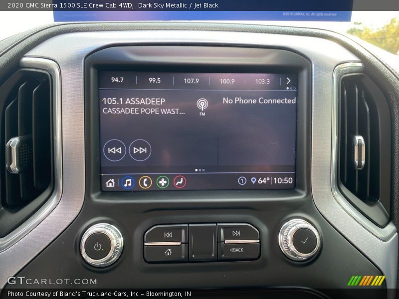 Controls of 2020 Sierra 1500 SLE Crew Cab 4WD