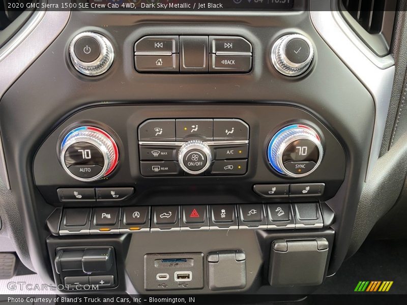 Controls of 2020 Sierra 1500 SLE Crew Cab 4WD