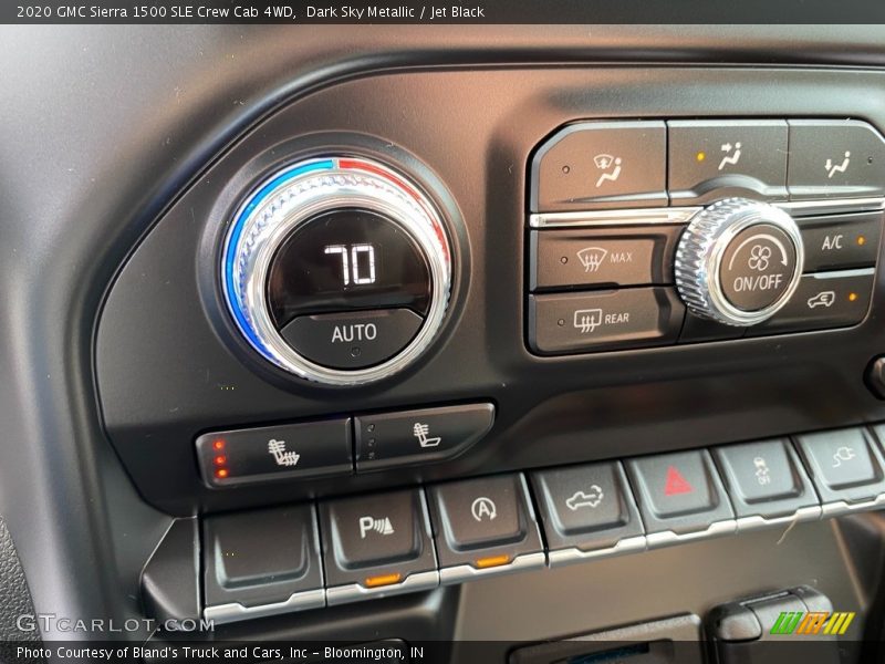 Controls of 2020 Sierra 1500 SLE Crew Cab 4WD