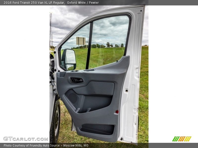 Oxford White / Pewter 2016 Ford Transit 250 Van XL LR Regular