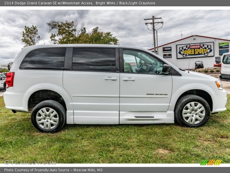  2014 Grand Caravan SE w/Wheelchair Access Bright White