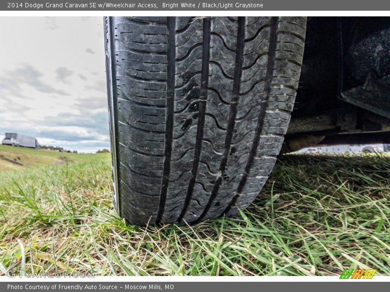 Bright White / Black/Light Graystone 2014 Dodge Grand Caravan SE w/Wheelchair Access