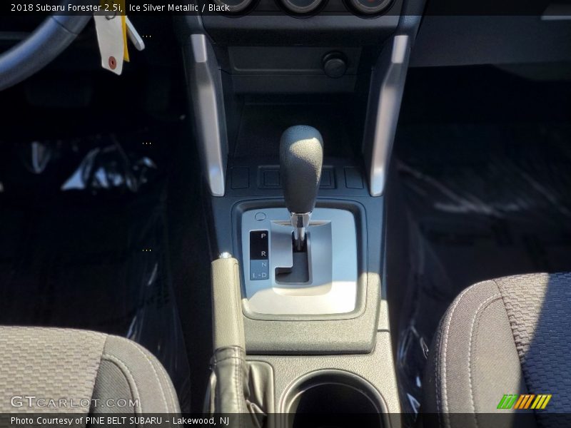 Ice Silver Metallic / Black 2018 Subaru Forester 2.5i