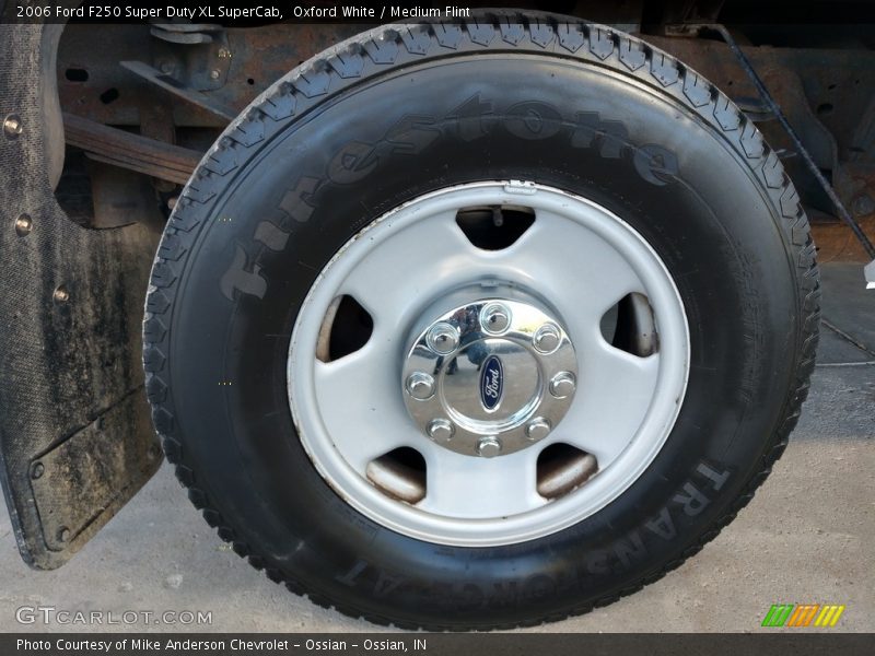 Oxford White / Medium Flint 2006 Ford F250 Super Duty XL SuperCab