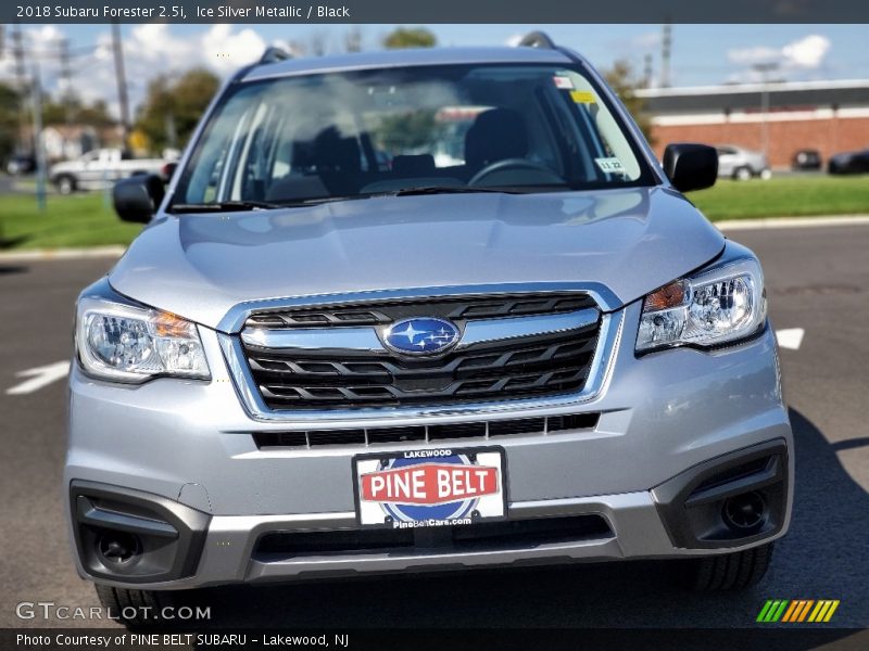 Ice Silver Metallic / Black 2018 Subaru Forester 2.5i