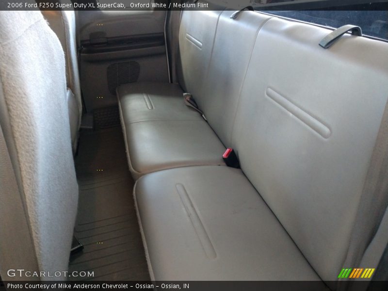 Oxford White / Medium Flint 2006 Ford F250 Super Duty XL SuperCab