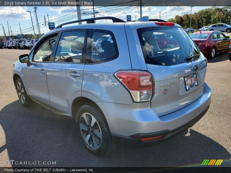 Ice Silver Metallic / Black 2018 Subaru Forester 2.5i