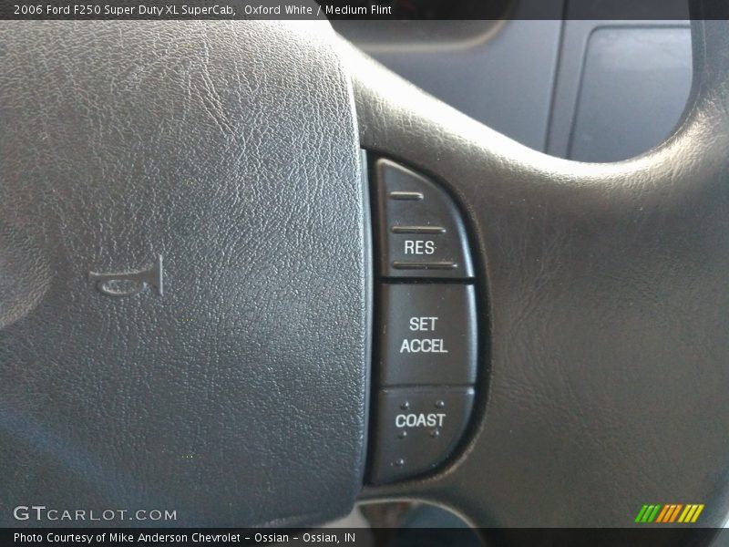 Oxford White / Medium Flint 2006 Ford F250 Super Duty XL SuperCab