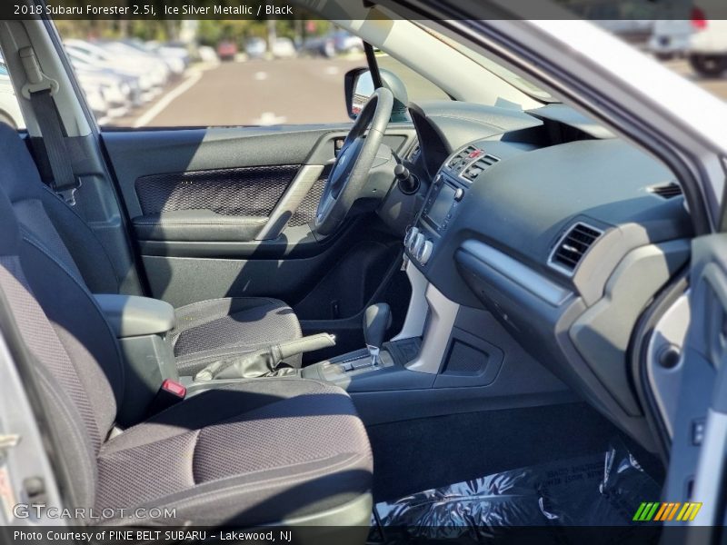 Ice Silver Metallic / Black 2018 Subaru Forester 2.5i