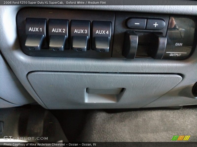 Controls of 2006 F250 Super Duty XL SuperCab