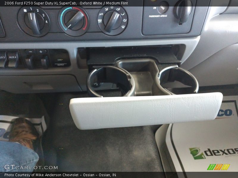Oxford White / Medium Flint 2006 Ford F250 Super Duty XL SuperCab