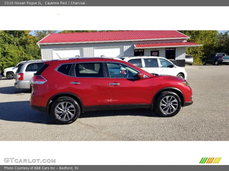 Cayenne Red / Charcoal 2016 Nissan Rogue SL