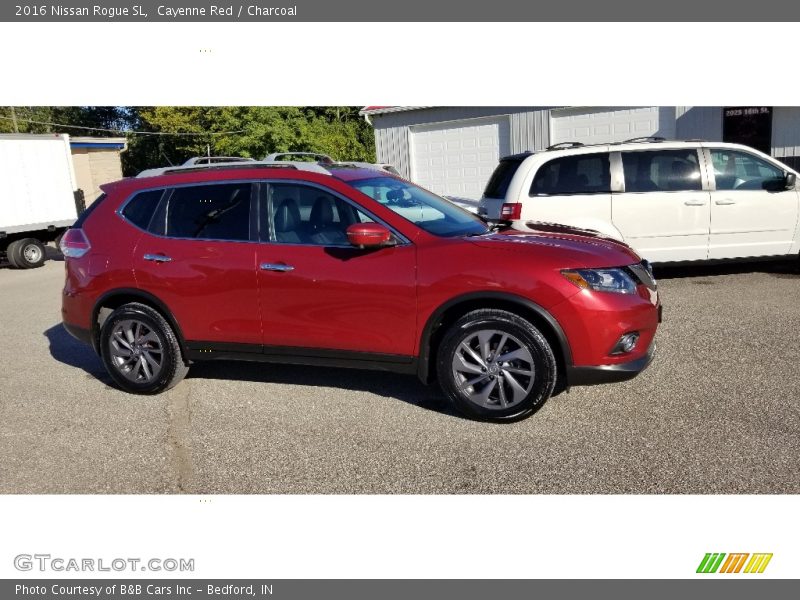 Cayenne Red / Charcoal 2016 Nissan Rogue SL