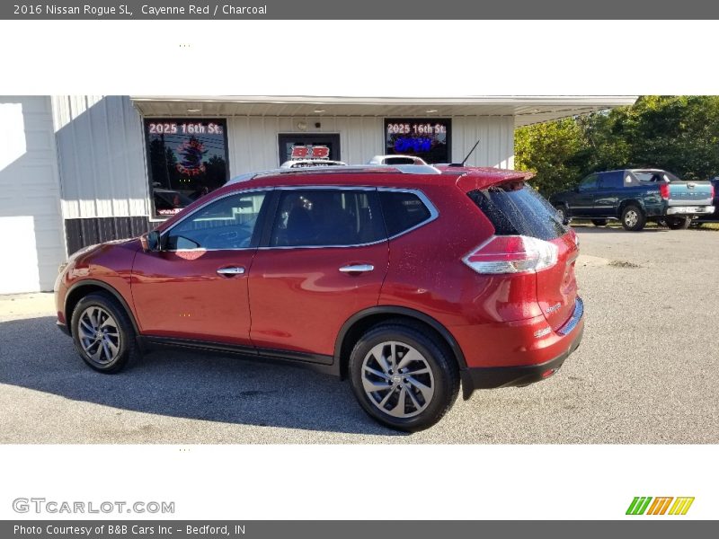 Cayenne Red / Charcoal 2016 Nissan Rogue SL