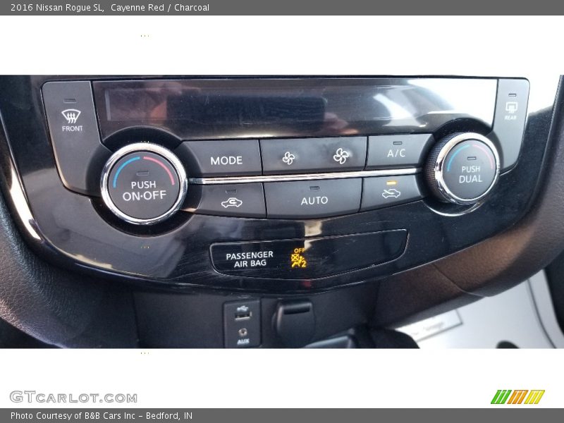 Cayenne Red / Charcoal 2016 Nissan Rogue SL