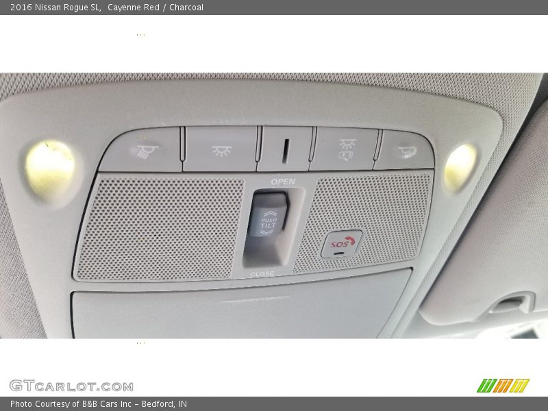 Cayenne Red / Charcoal 2016 Nissan Rogue SL
