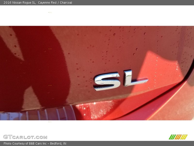Cayenne Red / Charcoal 2016 Nissan Rogue SL