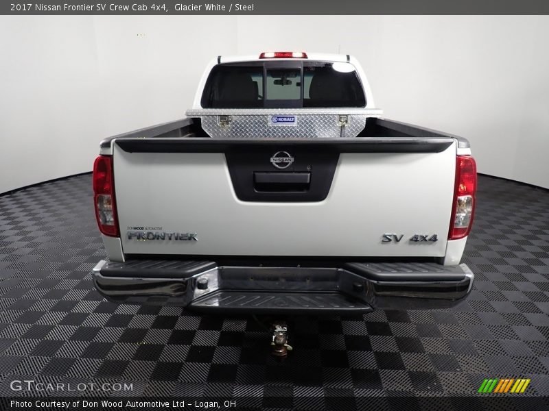 Glacier White / Steel 2017 Nissan Frontier SV Crew Cab 4x4