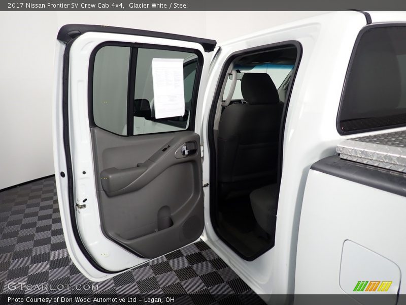 Door Panel of 2017 Frontier SV Crew Cab 4x4