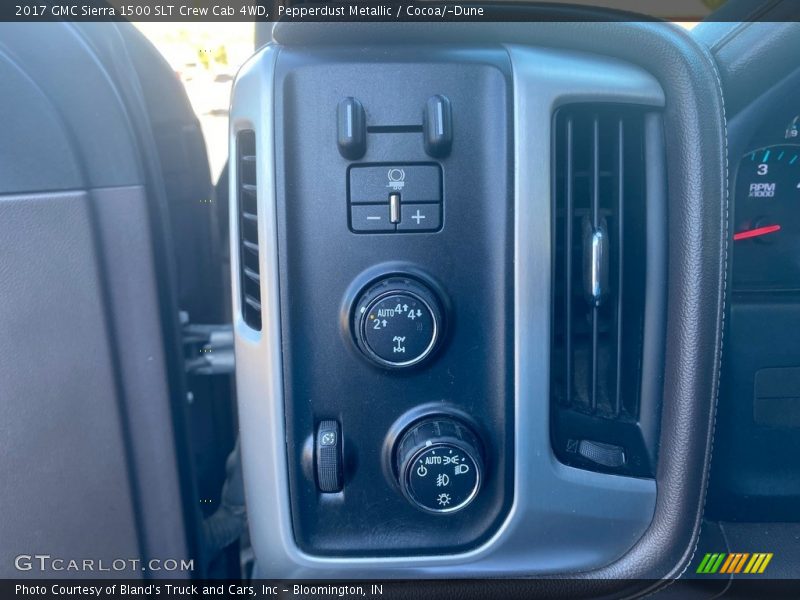 Controls of 2017 Sierra 1500 SLT Crew Cab 4WD