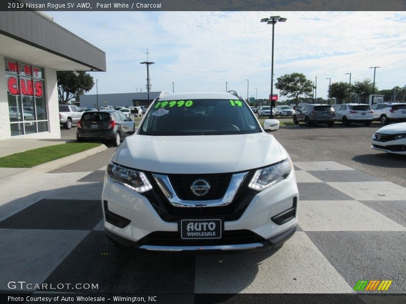 Pearl White / Charcoal 2019 Nissan Rogue SV AWD