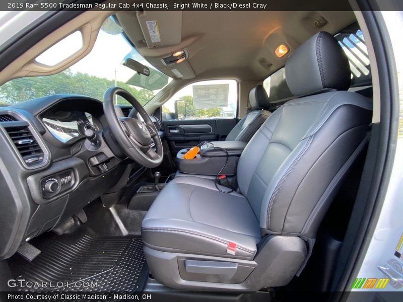  2019 5500 Tradesman Regular Cab 4x4 Chassis Black/Diesel Gray Interior