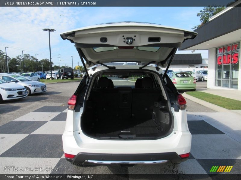 Pearl White / Charcoal 2019 Nissan Rogue SV AWD