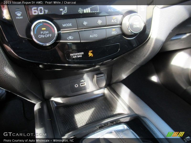 Pearl White / Charcoal 2019 Nissan Rogue SV AWD
