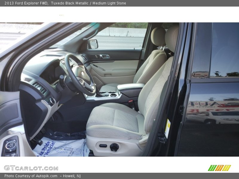 Tuxedo Black Metallic / Medium Light Stone 2013 Ford Explorer FWD