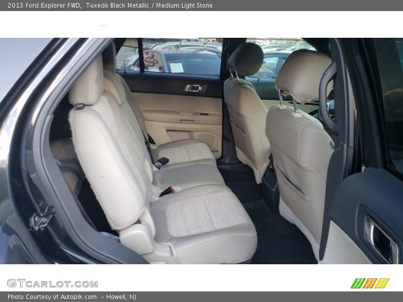 Tuxedo Black Metallic / Medium Light Stone 2013 Ford Explorer FWD