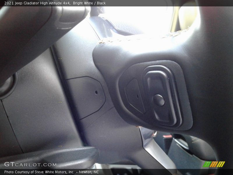 Bright White / Black 2021 Jeep Gladiator High Altitude 4x4