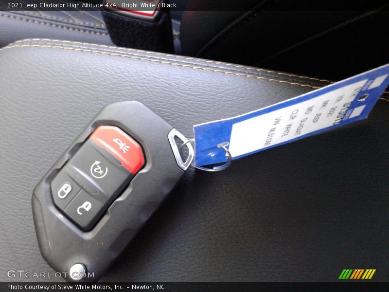 Bright White / Black 2021 Jeep Gladiator High Altitude 4x4