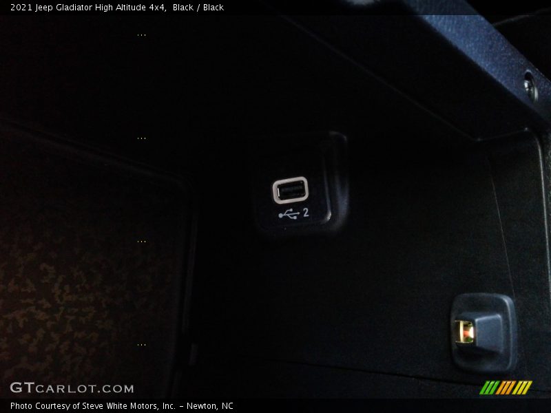 Black / Black 2021 Jeep Gladiator High Altitude 4x4