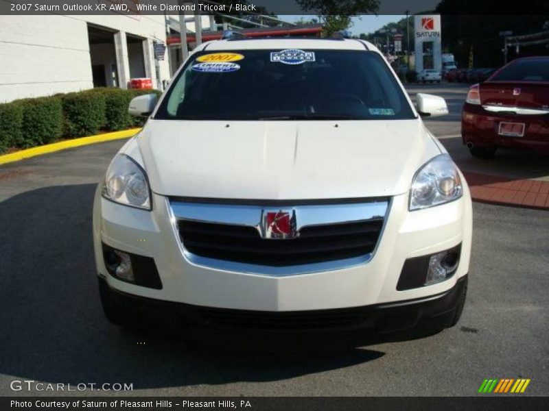 White Diamond Tricoat / Black 2007 Saturn Outlook XR AWD
