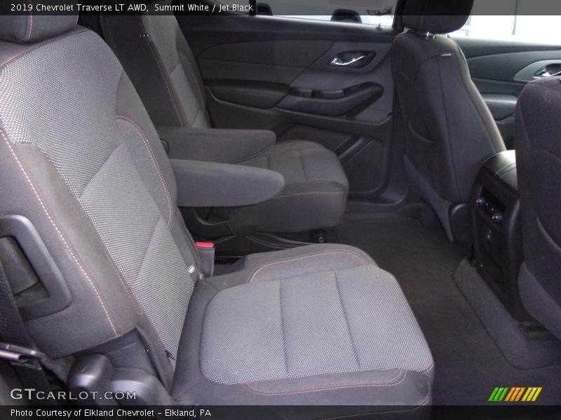 Summit White / Jet Black 2019 Chevrolet Traverse LT AWD