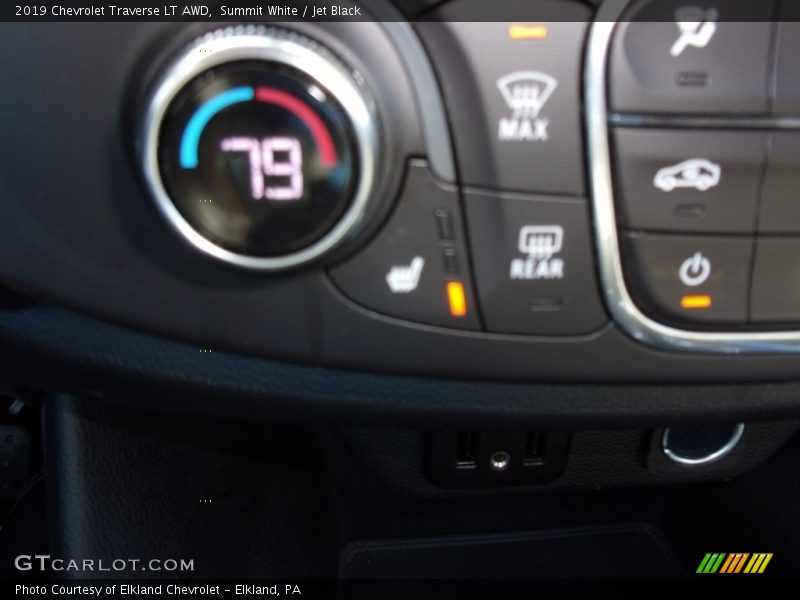Summit White / Jet Black 2019 Chevrolet Traverse LT AWD