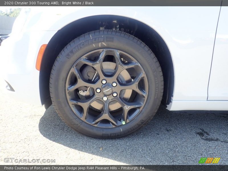 Bright White / Black 2020 Chrysler 300 Touring AWD