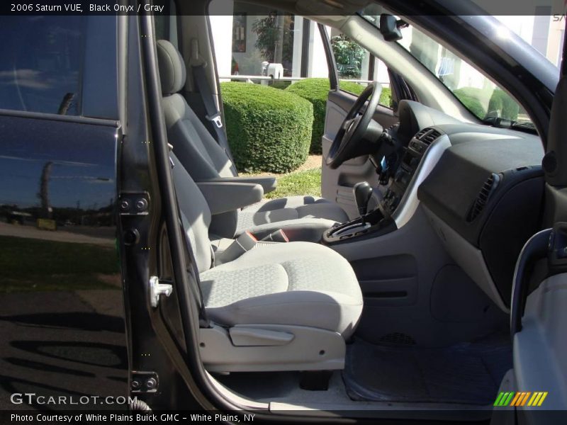 Black Onyx / Gray 2006 Saturn VUE