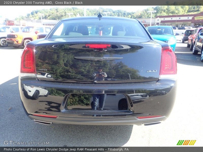 Gloss Black / Black 2020 Chrysler 300 Touring AWD