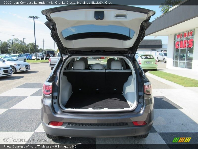 Granite Crystal Metallic / Black/Ski Gray 2019 Jeep Compass Latitude 4x4