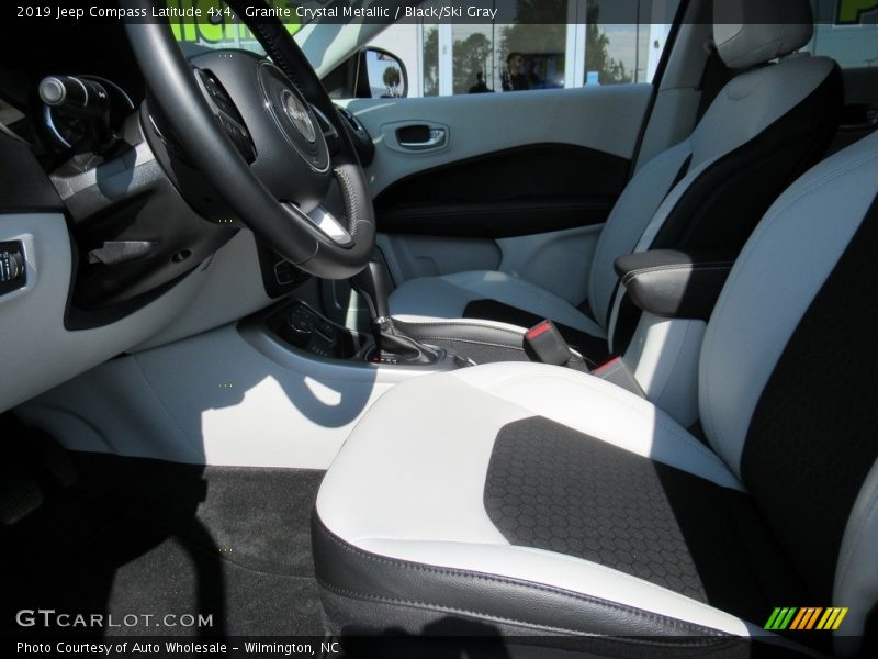 Granite Crystal Metallic / Black/Ski Gray 2019 Jeep Compass Latitude 4x4