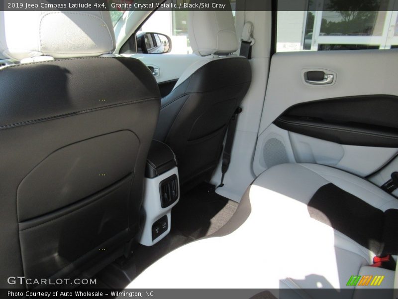 Granite Crystal Metallic / Black/Ski Gray 2019 Jeep Compass Latitude 4x4